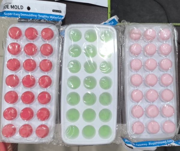 21 Grid Pop Up Ice Cube Tray With Lid Cover (random Color)