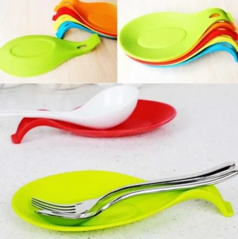 Flexible Silicone Heat Resistant Spoon Fork Mat Rest ( 1-piece random colour )