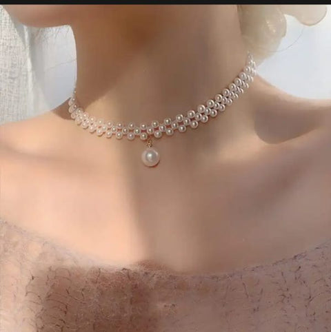 White Beaded Collar Necklace With Pearl